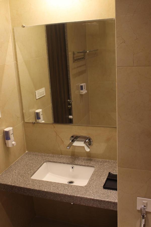 Hotel Rajhans Abhinandan Bhopal Extérieur photo