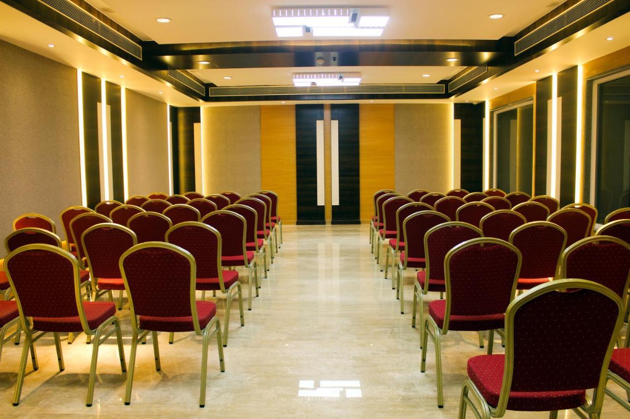 Hotel Rajhans Abhinandan Bhopal Extérieur photo