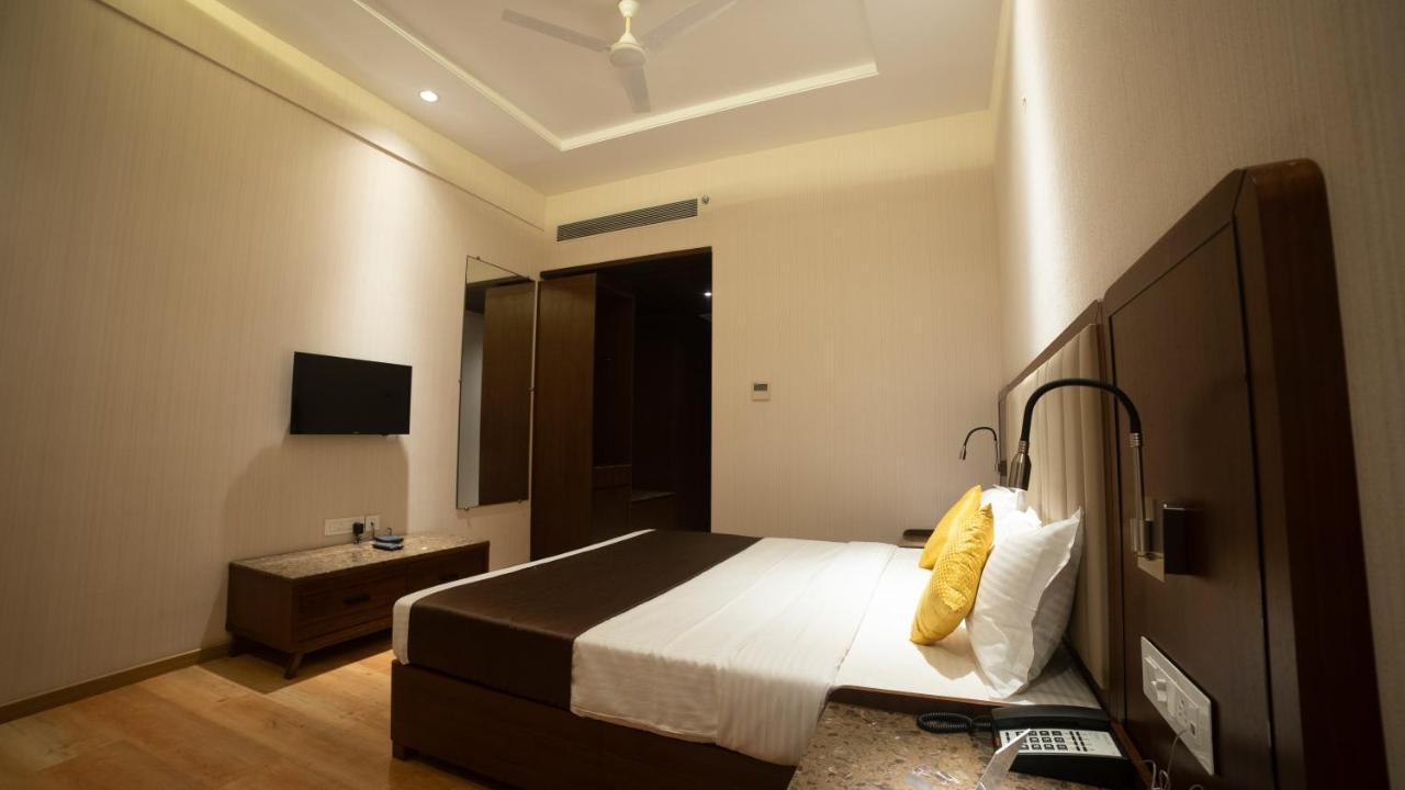 Hotel Rajhans Abhinandan Bhopal Extérieur photo