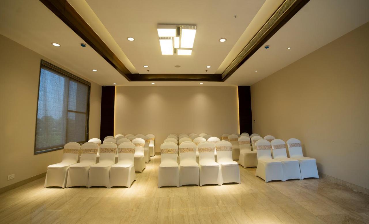 Hotel Rajhans Abhinandan Bhopal Extérieur photo