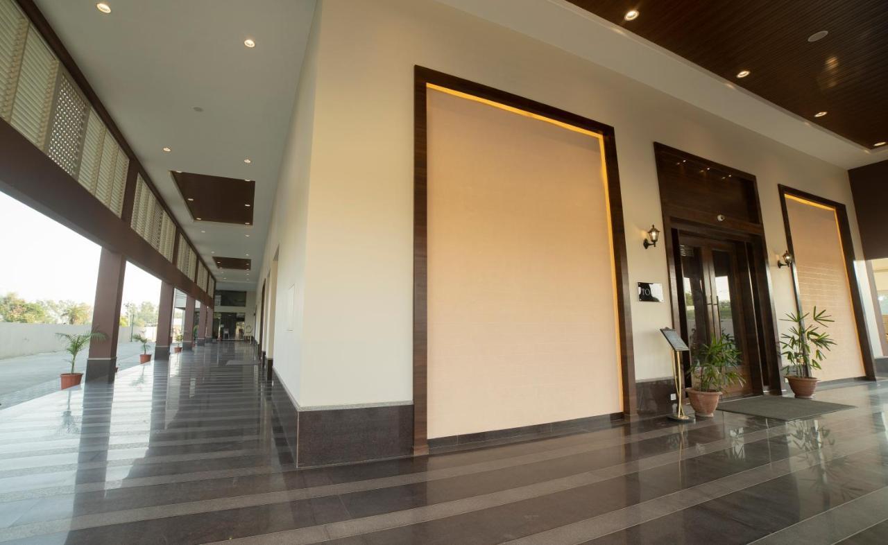 Hotel Rajhans Abhinandan Bhopal Extérieur photo