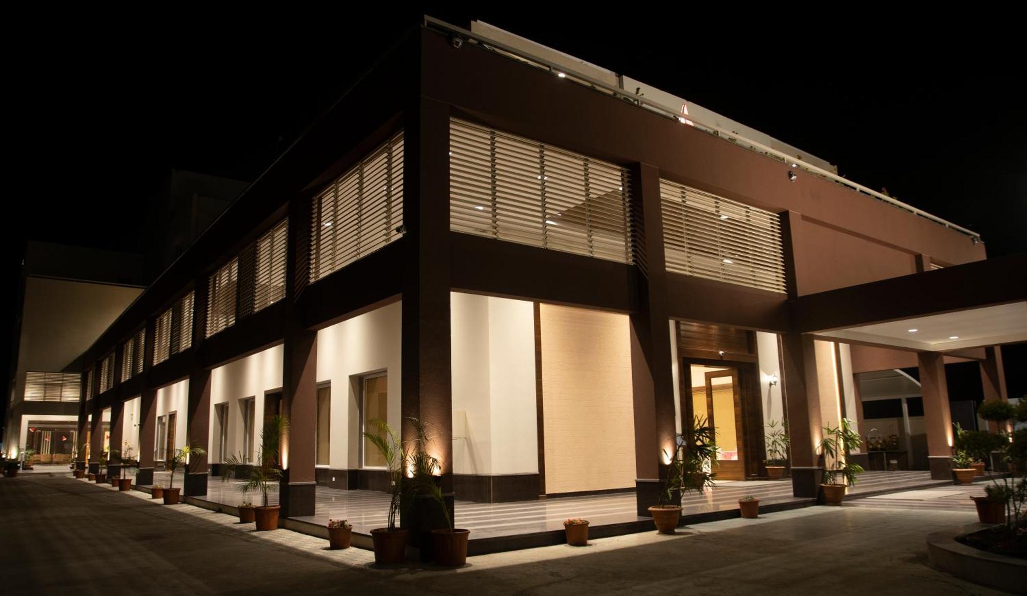 Hotel Rajhans Abhinandan Bhopal Extérieur photo