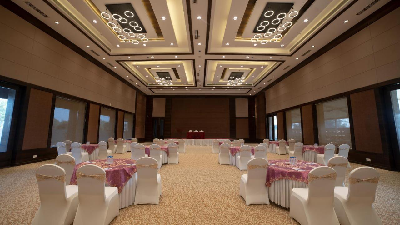 Hotel Rajhans Abhinandan Bhopal Extérieur photo