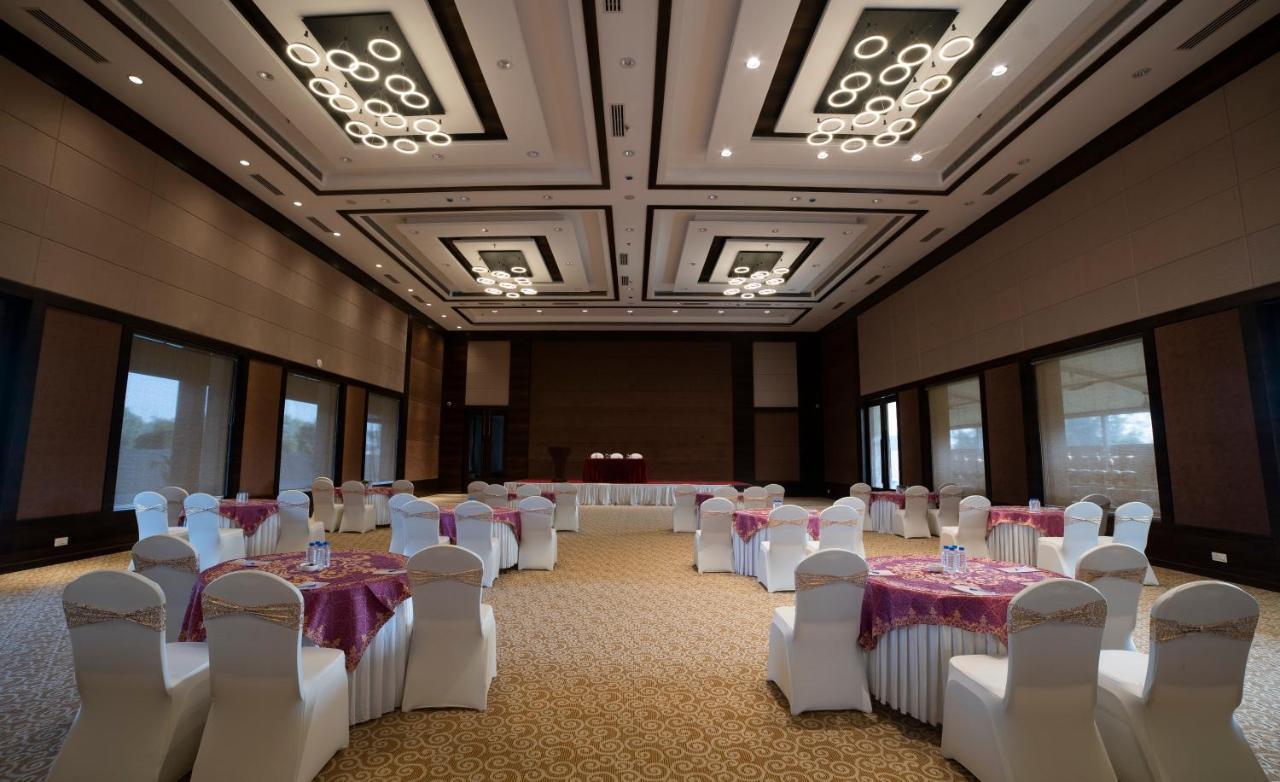 Hotel Rajhans Abhinandan Bhopal Extérieur photo