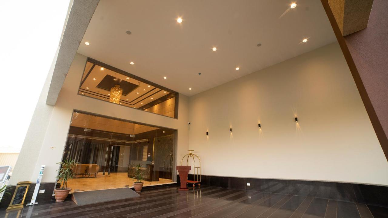 Hotel Rajhans Abhinandan Bhopal Extérieur photo