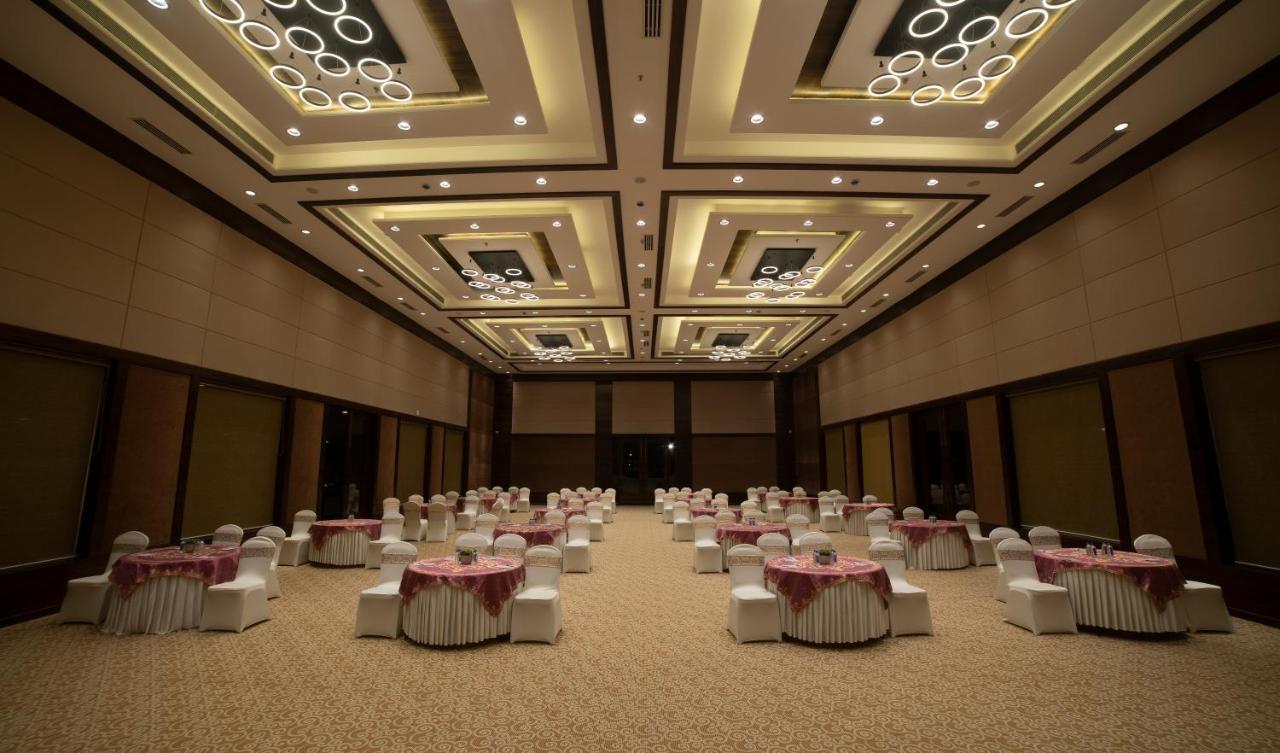 Hotel Rajhans Abhinandan Bhopal Extérieur photo