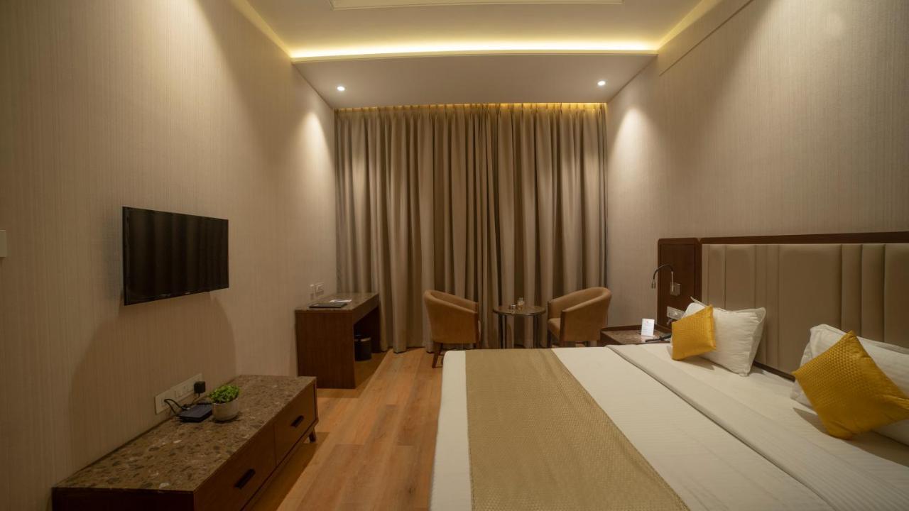 Hotel Rajhans Abhinandan Bhopal Extérieur photo
