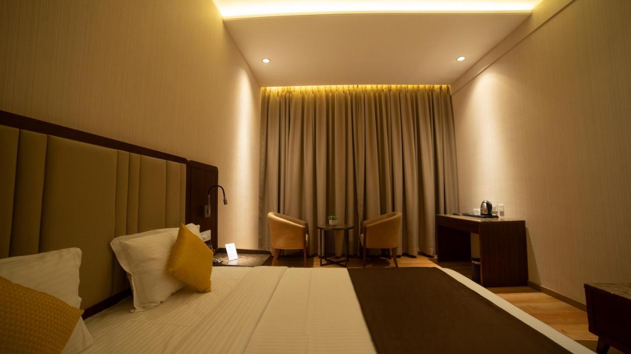 Hotel Rajhans Abhinandan Bhopal Extérieur photo