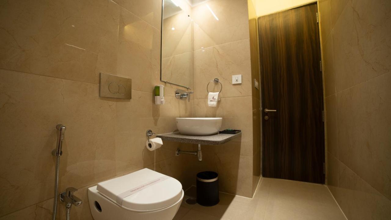 Hotel Rajhans Abhinandan Bhopal Extérieur photo