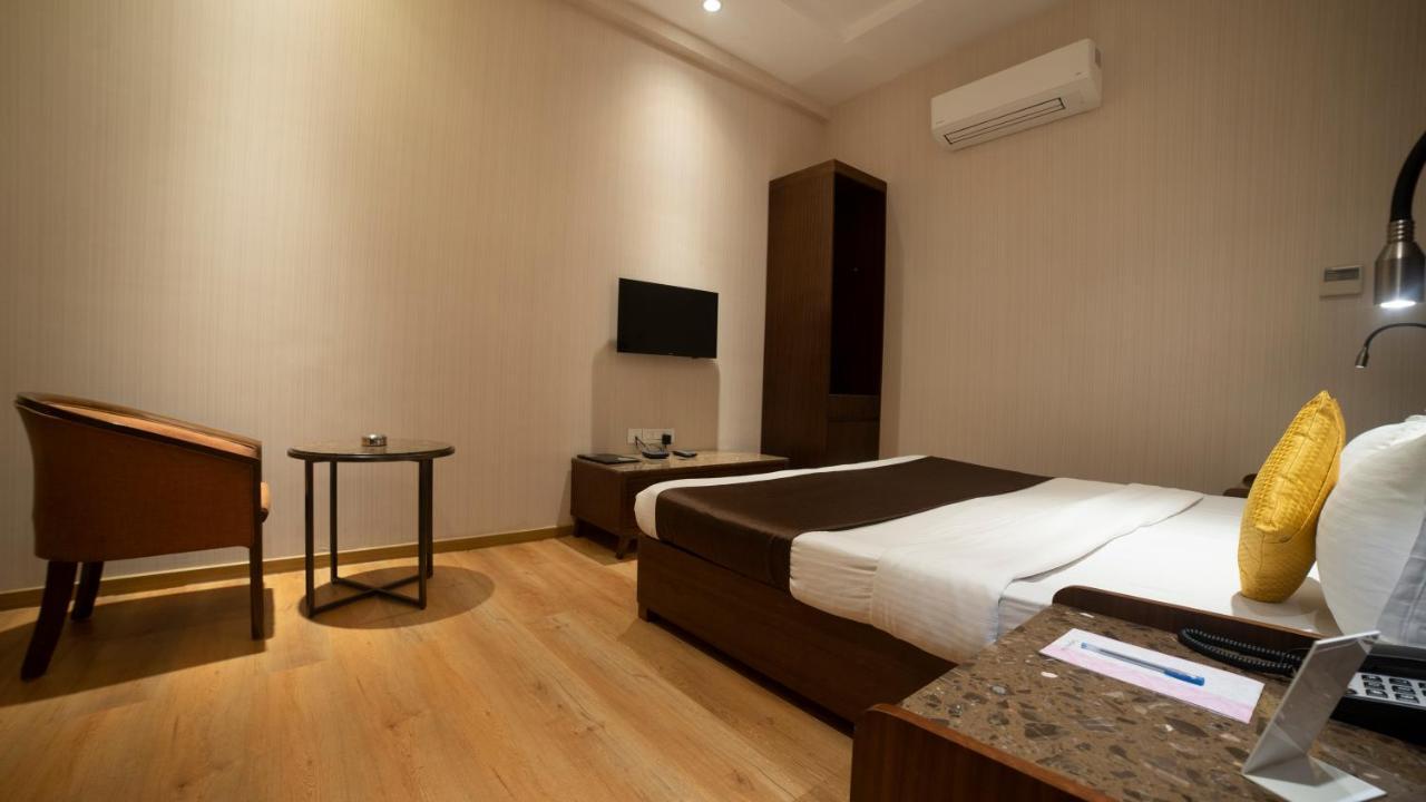 Hotel Rajhans Abhinandan Bhopal Extérieur photo